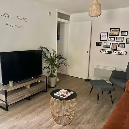 Gorgeous Flat 10 Min Walk To Stadium Free Parking London Exterior photo